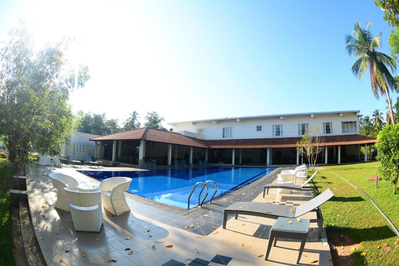 The Covanro Airport Hotel - Katunayake Gampaha Exteriör bild