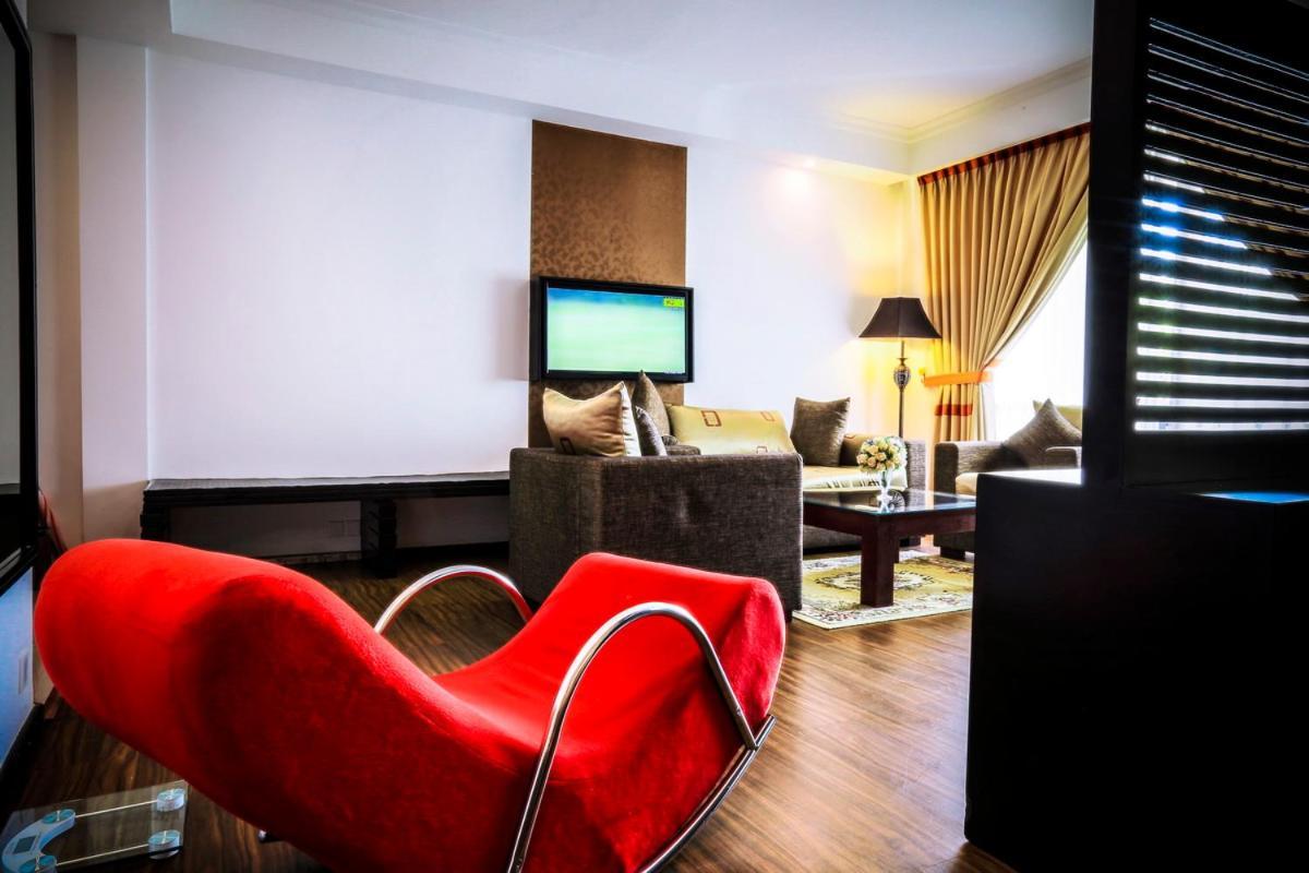 The Covanro Airport Hotel - Katunayake Gampaha Exteriör bild