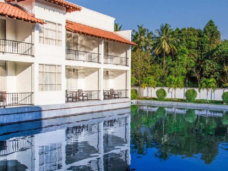 The Covanro Airport Hotel - Katunayake Gampaha Exteriör bild