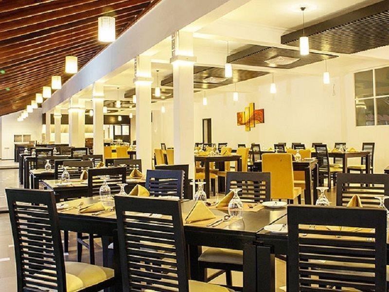 The Covanro Airport Hotel - Katunayake Gampaha Exteriör bild