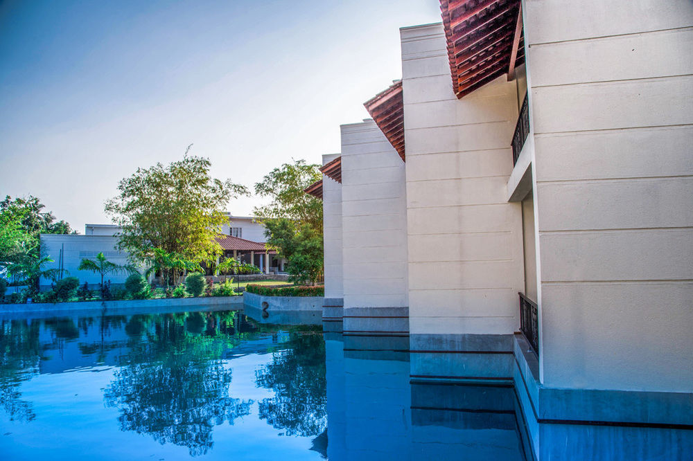 The Covanro Airport Hotel - Katunayake Gampaha Exteriör bild