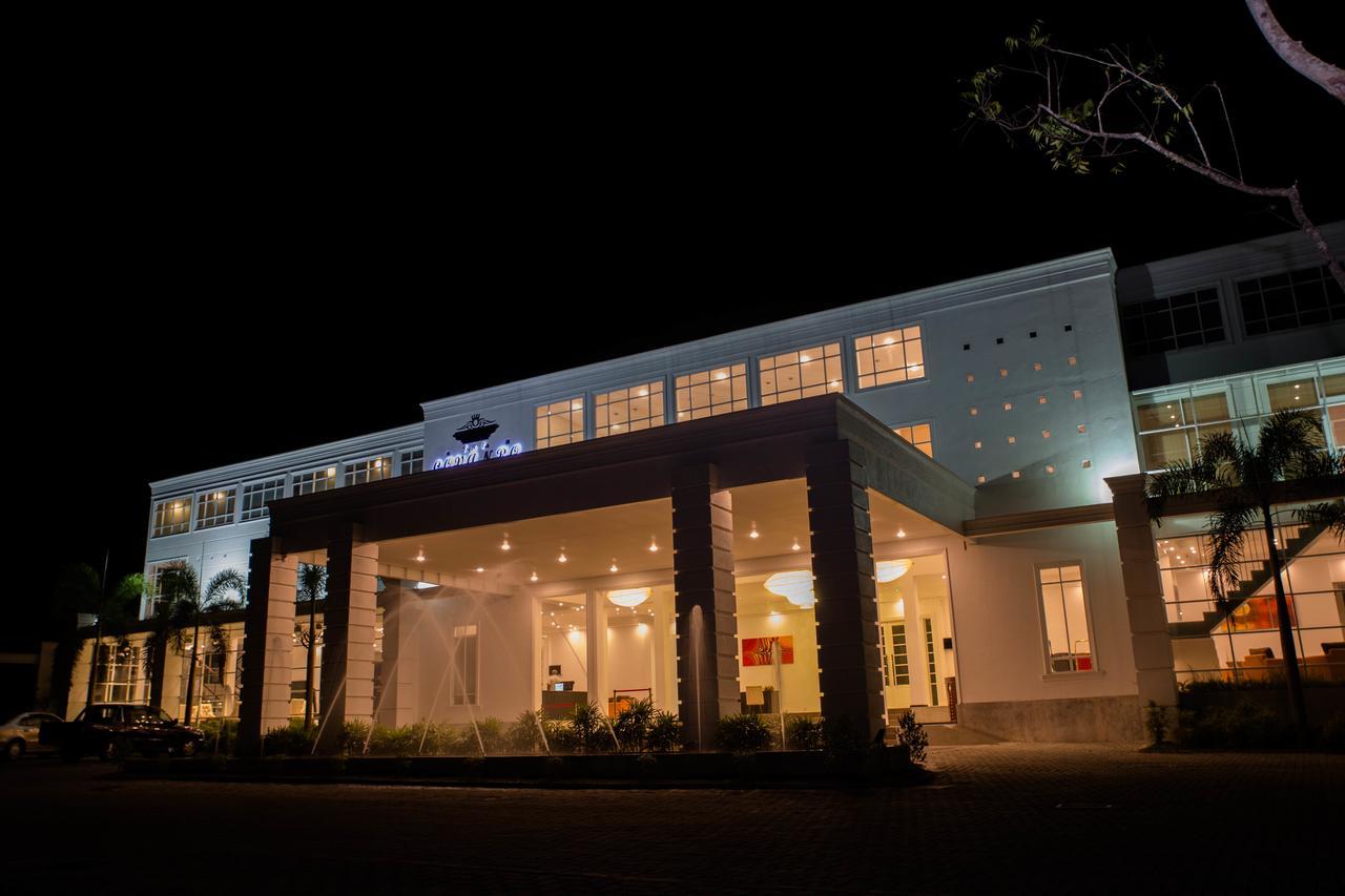 The Covanro Airport Hotel - Katunayake Gampaha Exteriör bild