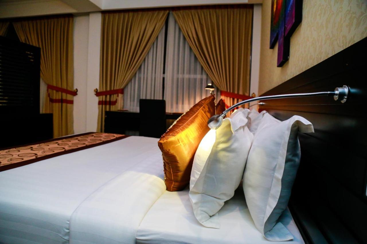 The Covanro Airport Hotel - Katunayake Gampaha Exteriör bild